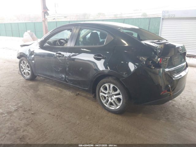 3MYDLBYV4JY317051 Toyota YARIS IA