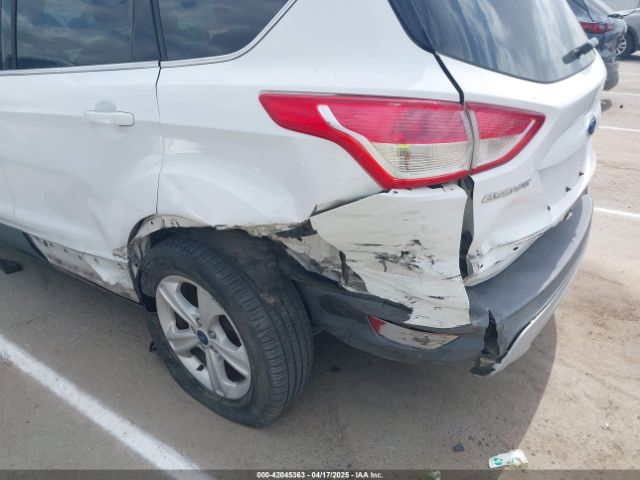 1FMCU0G70FUA44162 Ford ESCAPE SE