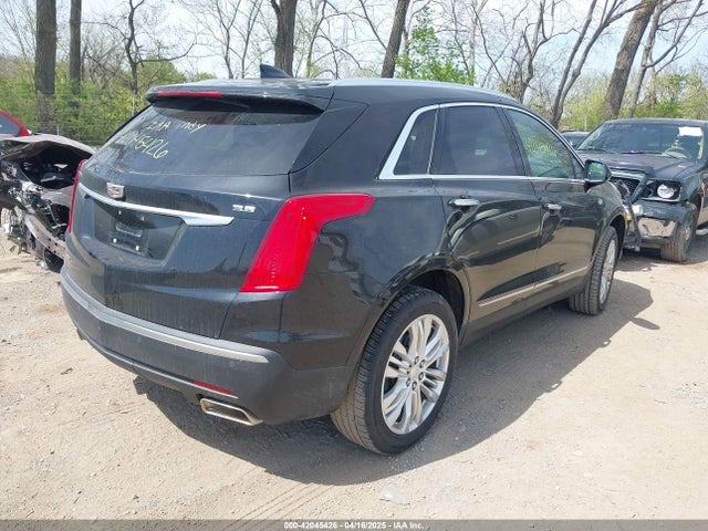 2017 CADILLAC XT5 1GYKNERSXHZ110826 Photo 3