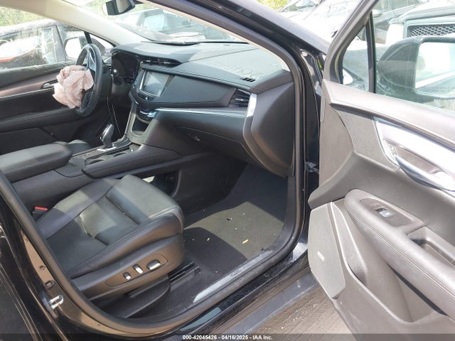 2017 CADILLAC XT5 1GYKNERSXHZ110826 Photo 4