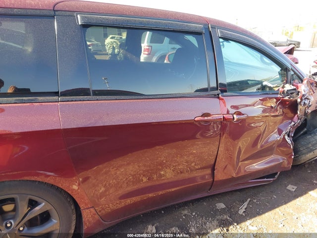 Chrysler Pacifica Touring Plus 2018 2C4RC1FG7JR353481 Image 14