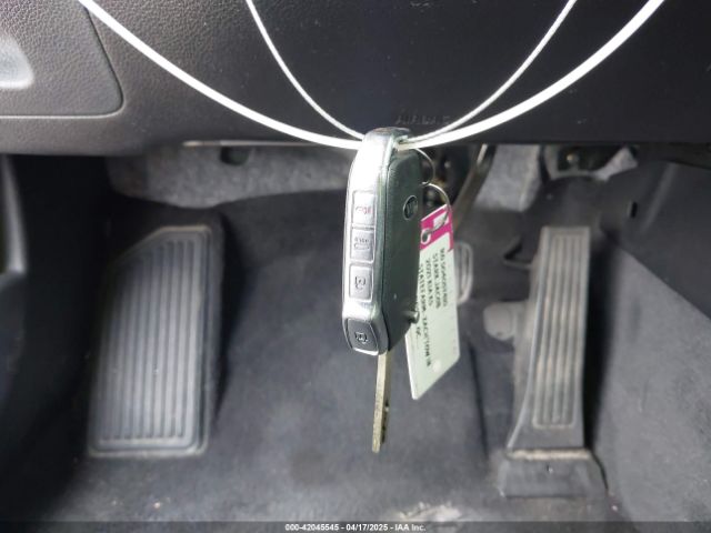 5XXG24J29MG027170 KIA K5 LX