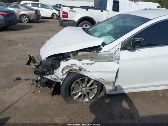 5NPE24AF0JH600287 Hyundai SONATA SE