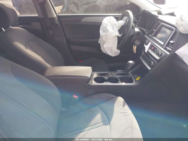 5NPE24AF0JH600287 Hyundai SONATA SE