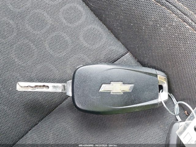 KL7CJKSB2MB302076 Chevrolet Trax Fwd Ls