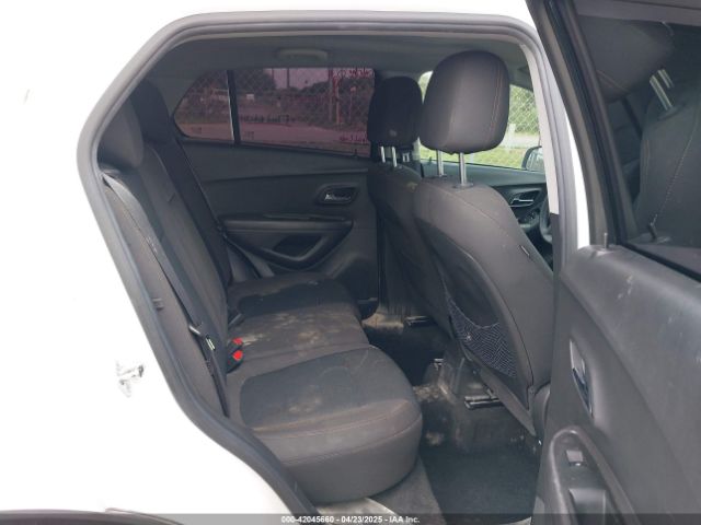 KL7CJKSB2MB302076 Chevrolet Trax Fwd Ls