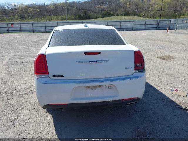 2C3CCAAG8JH338608 Chrysler 300 Touring