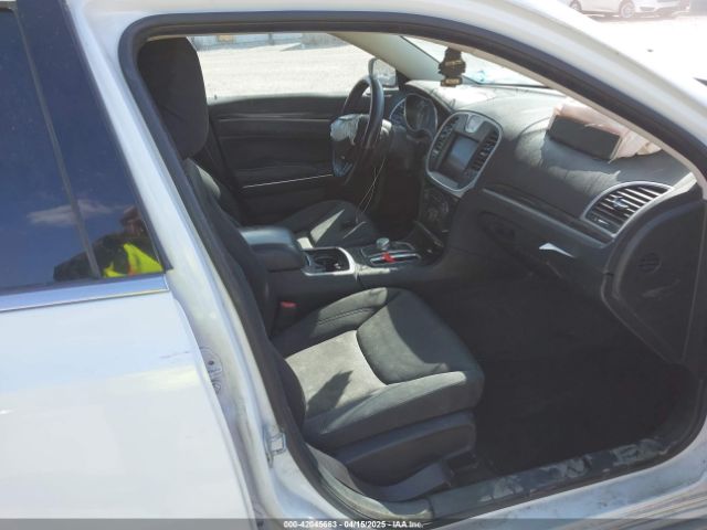 2018 CHRYSLER 300 2C3CCAAG8JH338608 Photo 4