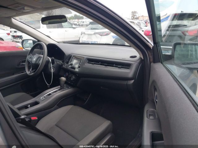 2019 HONDA HR-V 3CZRU5H38KG715690 Photo 4