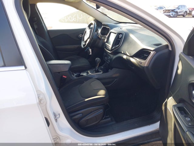 1C4PJMCS0FW788168 Jeep Cherokee Latitude