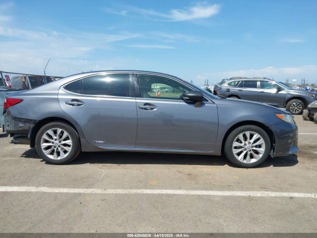 JTHBW1GGXF2095128 Lexus ES 300H