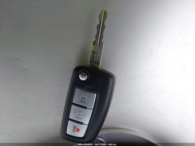 JN1BJ1CR3KW316615 Nissan Rogue Sport S