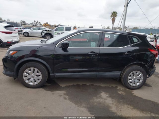 JN1BJ1CR3KW316615 Nissan Rogue Sport S
