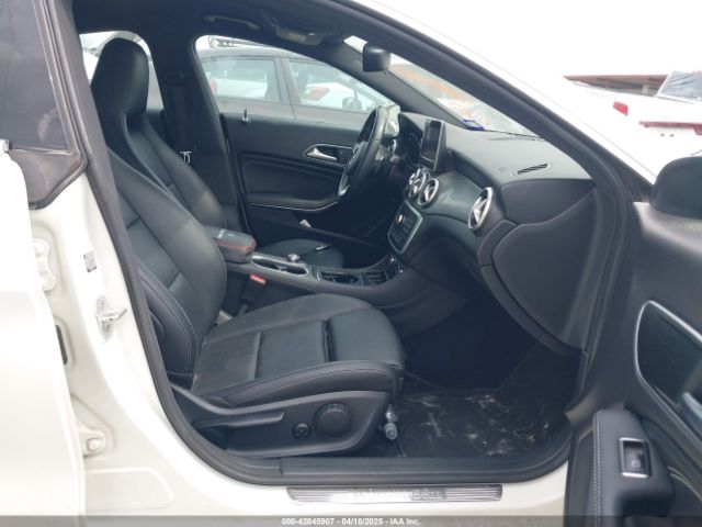 2016 MERCEDES-BENZ CLA 250 WDDSJ4EB5GN367731 Photo 4