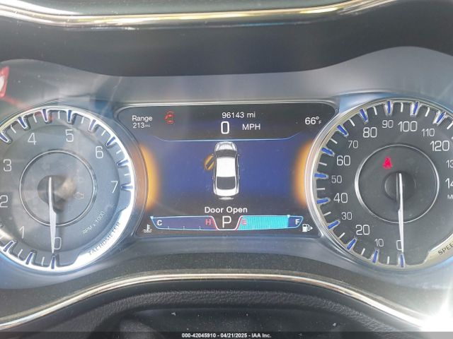 1C3CCCEG8FN624043 Chrysler 200 C
