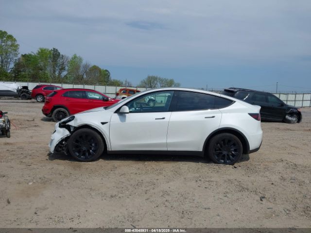 7SAYGDEE4PF755175 Tesla Model Y