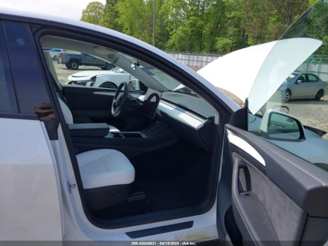 7SAYGDEE4PF755175 Tesla Model Y