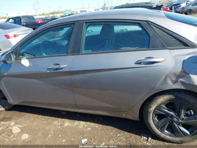 KMHLM4AG6PU604588 Hyundai ELANTRA SEL