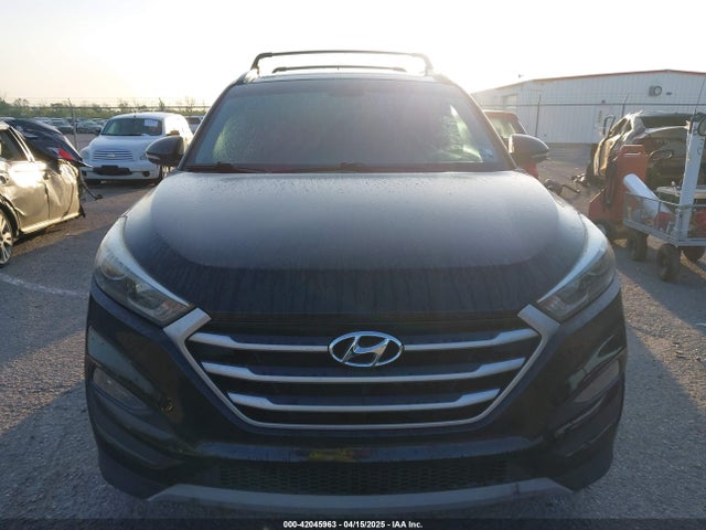 KM8J33A2XHU462806 Hyundai Tucson Night
