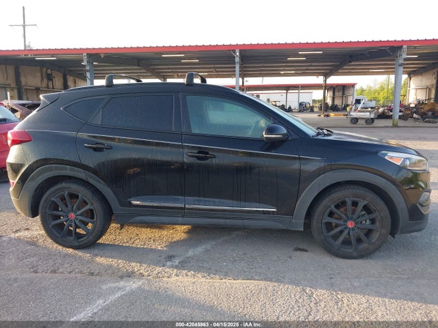 KM8J33A2XHU462806 Hyundai Tucson Night