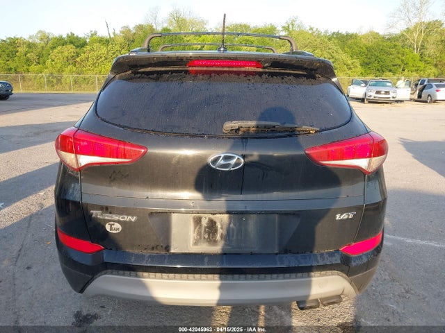 KM8J33A2XHU462806 Hyundai Tucson Night
