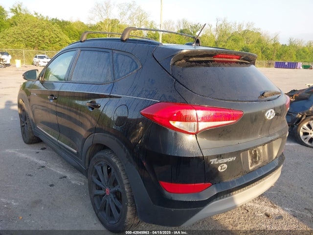 KM8J33A2XHU462806 Hyundai Tucson Night