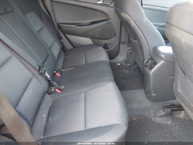 KM8J33A2XHU462806 Hyundai Tucson Night