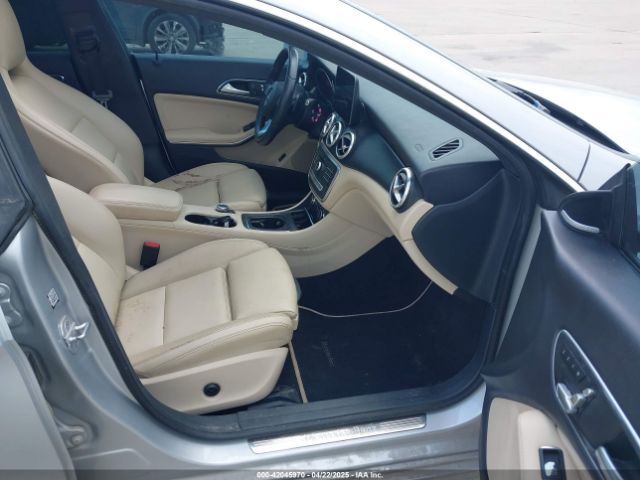 2017 MERCEDES-BENZ CLA 250 WDDSJ4GB2HN422229 Photo 4