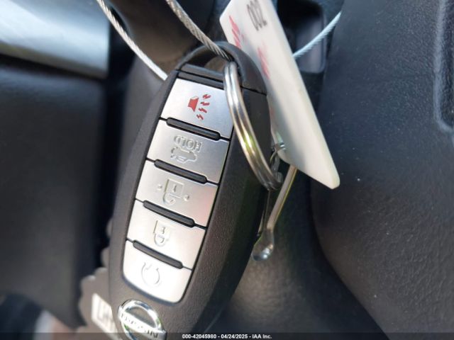 1N4AA6AP5JC369619 Nissan 2018