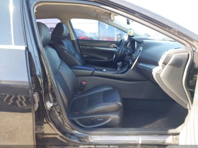 1N4AA6AP5JC369619 Nissan 2018