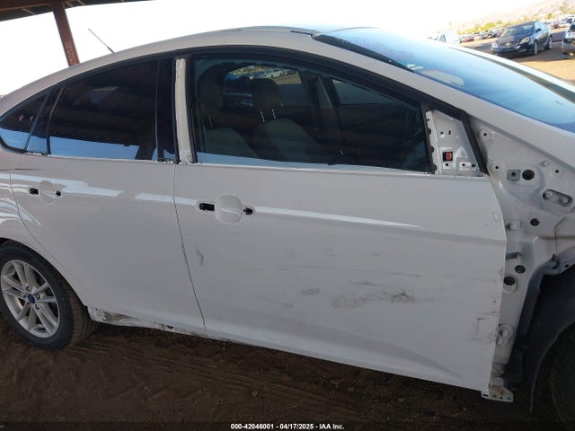 1FADP3K21JL217530 Ford FOCUS SE