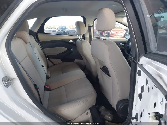 1FADP3K21JL217530 Ford FOCUS SE