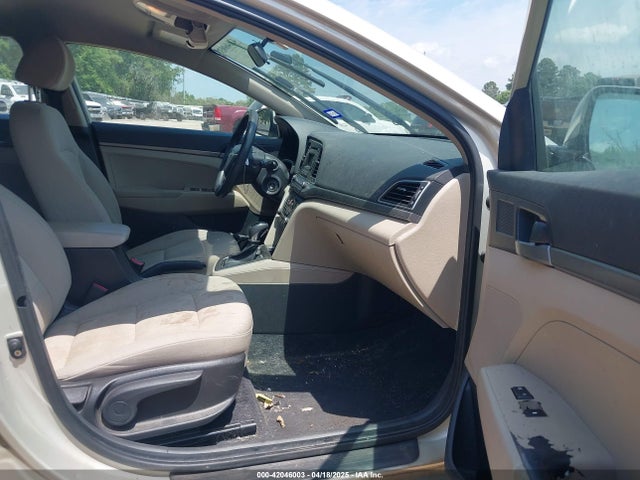 KMHD74LF5HU086894 Hyundai ELANTRA SE