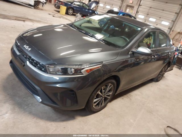 3KPF24AD8NE500693 KIA Forte Lxs