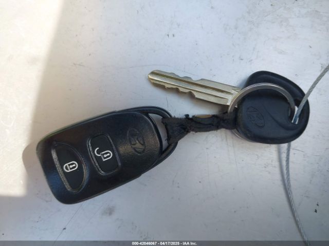 2010 HYUNDAI ACCENT KMHCM3ACXAU178600 Photo 10