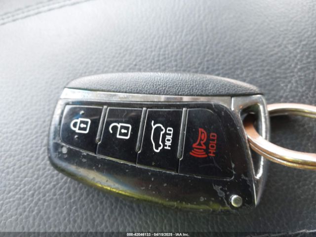 5NMZUDLB9HH023403 Hyundai Santa Fe Sport 2.4l
