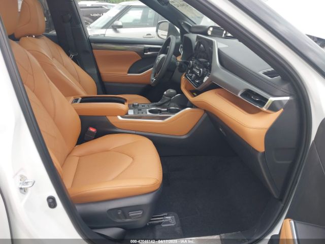 5TDKDRBH6SS576776 Toyota Highlander Platinum