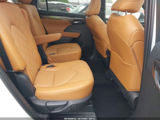 5TDKDRBH6SS576776 Toyota Highlander Platinum