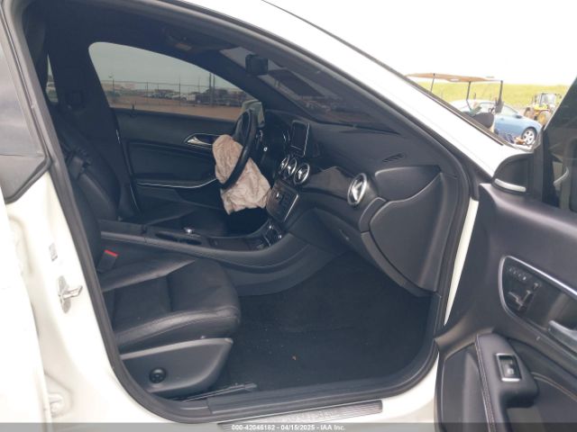 WDDSJ4GB0EN136231 Mercedes-Benz CLA 250 4MATIC