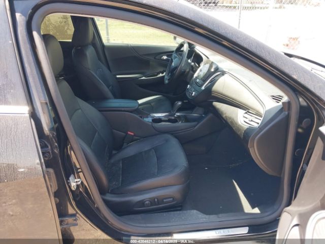1G1ZH5SX6HF149313 Chevrolet Malibu Premier