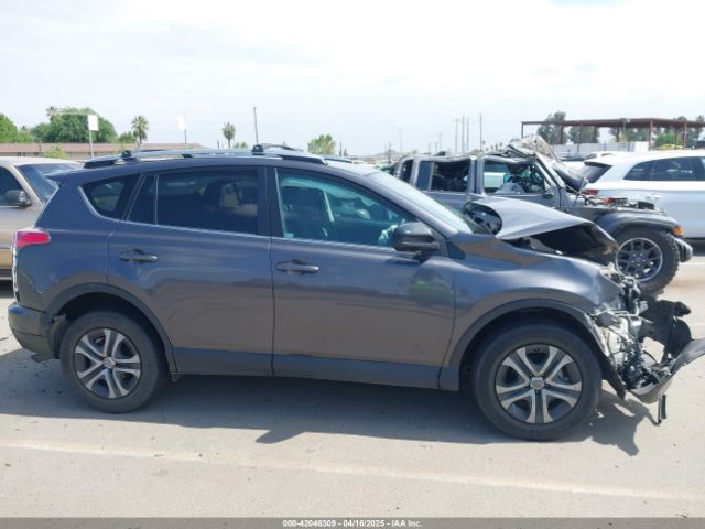2T3ZFREV8JW431133 Toyota RAV4 LE