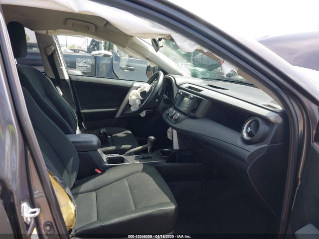2T3ZFREV8JW431133 Toyota RAV4 LE