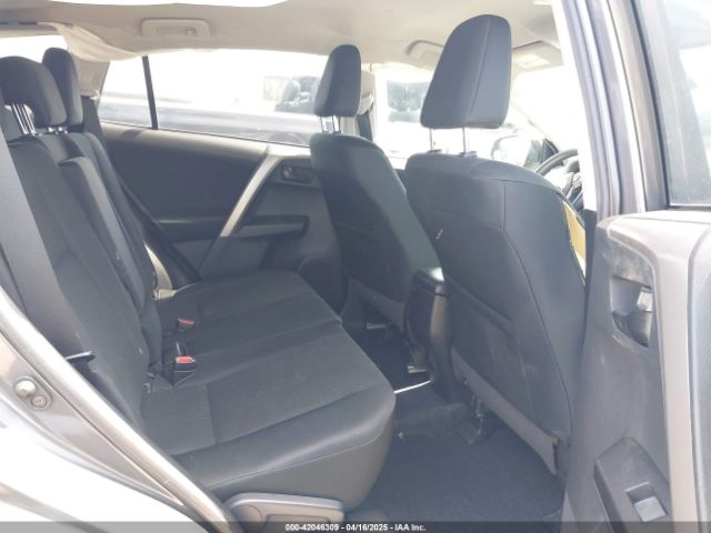 2T3ZFREV8JW431133 Toyota RAV4 LE