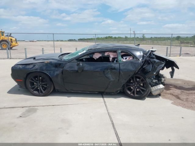 2C3CDZAG9JH172319 Dodge Challenger Sxt Plus