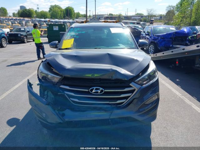 KM8J3CA46HU441212 Hyundai Tucson Se Plus