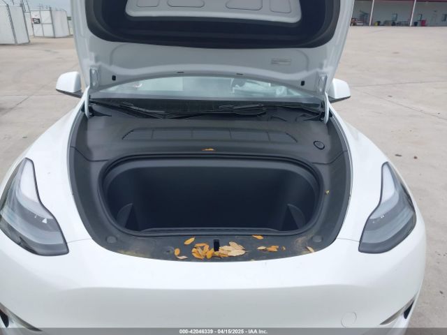 2024 TESLA MODEL Y 7SAYGAEE0RF163905 Photo 9