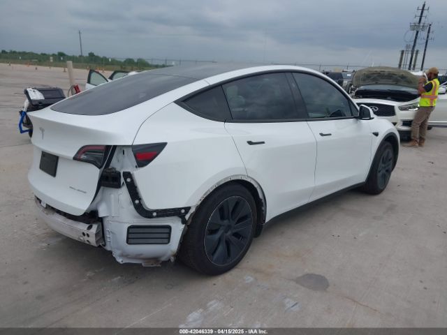 2024 TESLA MODEL Y 7SAYGAEE0RF163905 Photo 3