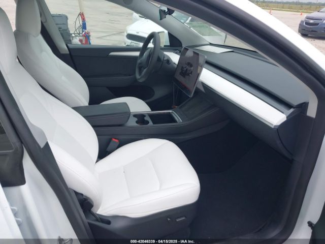 2024 TESLA MODEL Y 7SAYGAEE0RF163905 Photo 4