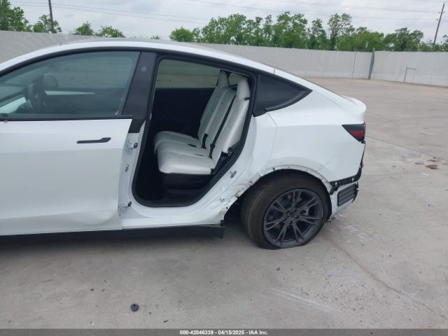 2024 TESLA MODEL Y 7SAYGAEE0RF163905 Photo 5