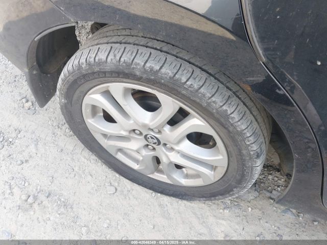 3MYDLBYV9HY152835 Toyota YARIS IA